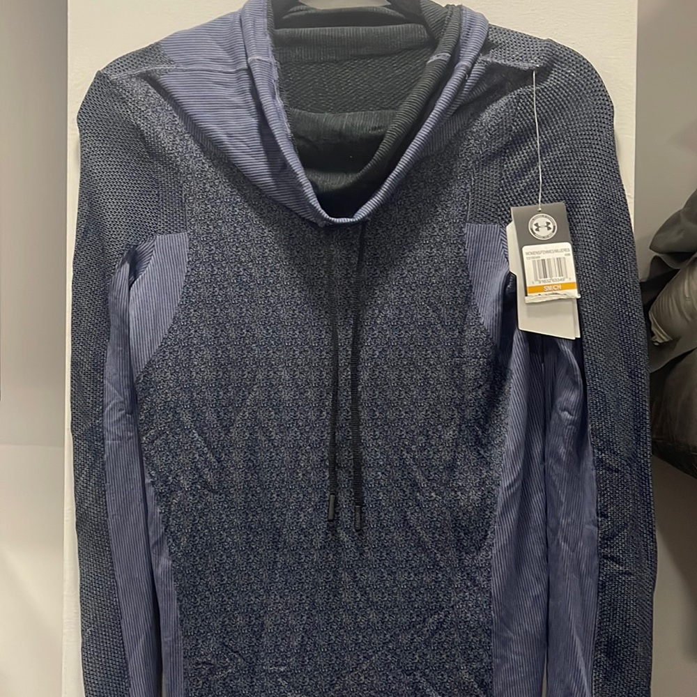 Women’s under Armour long sleeve‎ NWT